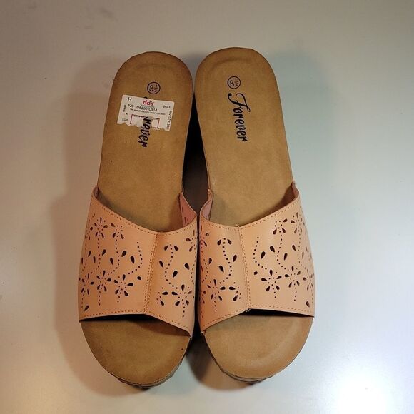 BRAND NEW FOREVER WOMEN"S WEDGE STYLE PEEP TOE SANDAL - Picture 4 of 15